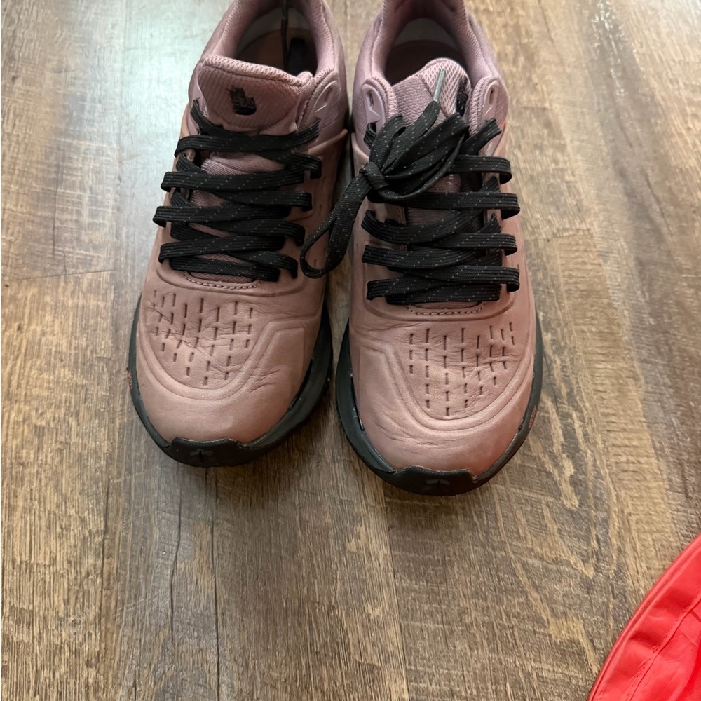 The North Face Mauve and Black Trail Shoes - Picture 4 of 8